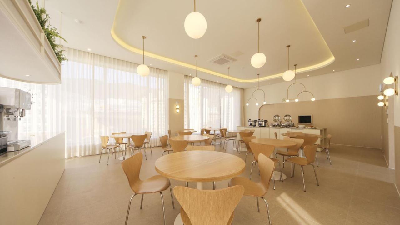 Hermon Hotel Gimhae Eksteriør bilde