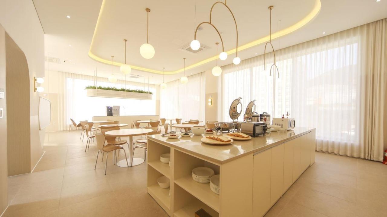Hermon Hotel Gimhae Eksteriør bilde